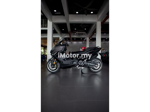 2026 Yamaha TMAX 560 Black