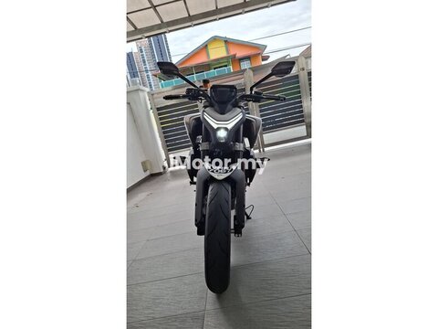 2024 CFMOTO 450NK - 3700KM ONLY!